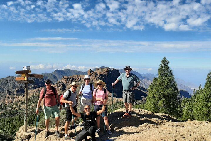Roque Nublo: hiking on volcanoes with Sky Rebels
