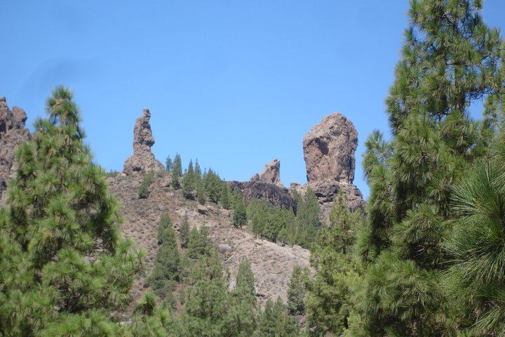 ROQUE NUBLO MONOLITH