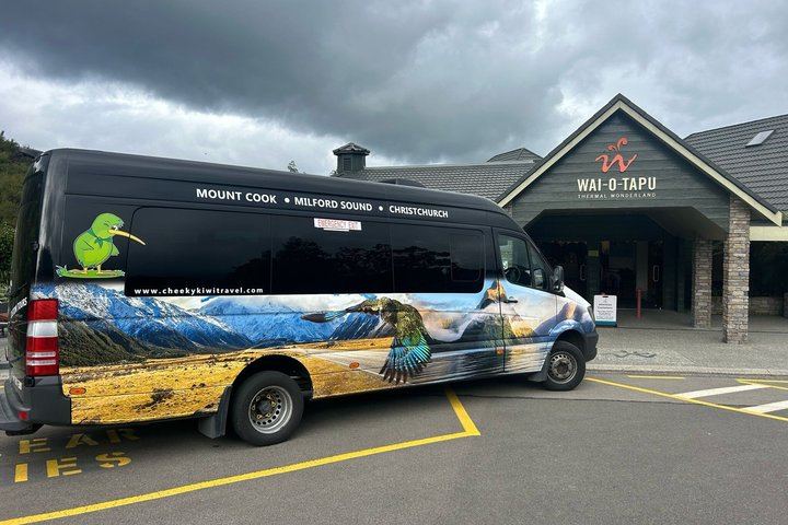 Rotorua Highlights Tour: Waiotapu, Hot Tubs & Lunch from Auckland