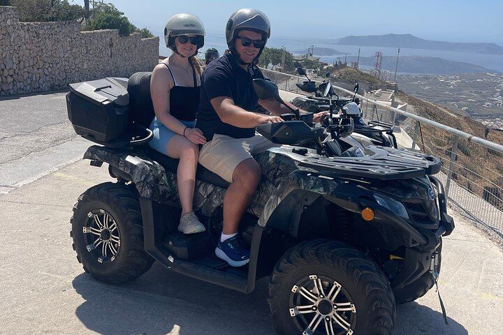 Santorini ATV Highlights Tour: Oia, Viewpoints & Volcanic Beaches