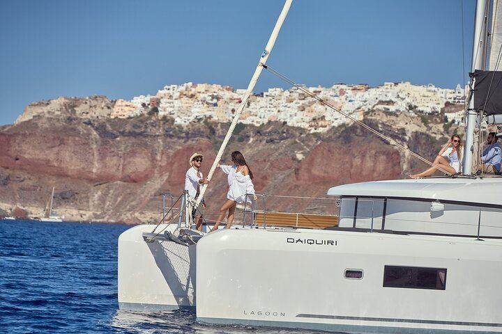 Santorini: Caldera Classic Semi-Private Cruise with BBQ & Drinks
