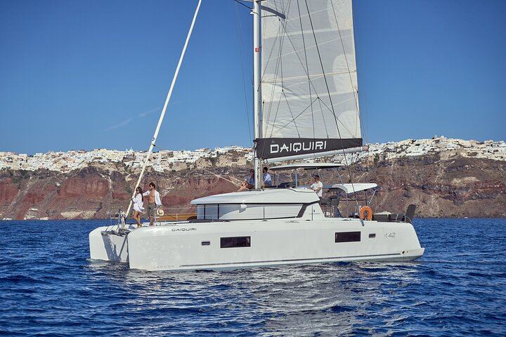 Santorini: Caldera Classic Semi-Private Cruise with BBQ & Drinks