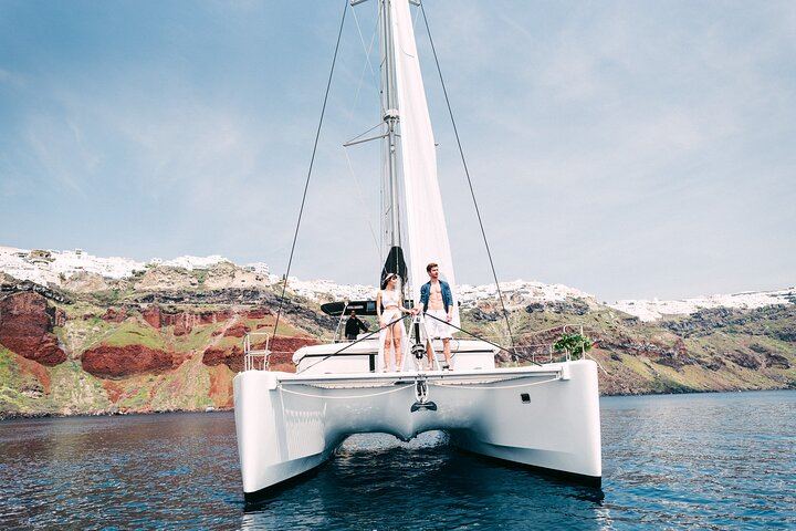 Santorini: Caldera Classic Semi-Private Cruise with BBQ & Drinks