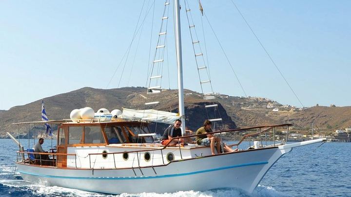 Santorini Caldera Sunset Traditional Cruise with Meal and Drinks