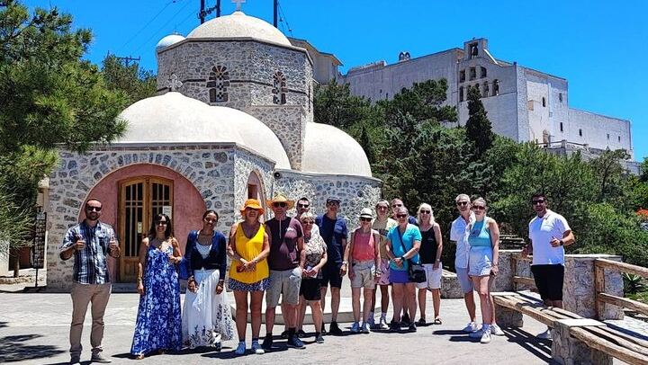 Santorini Half-Day Small Group Tour: Villages, Oia, Caldera Views