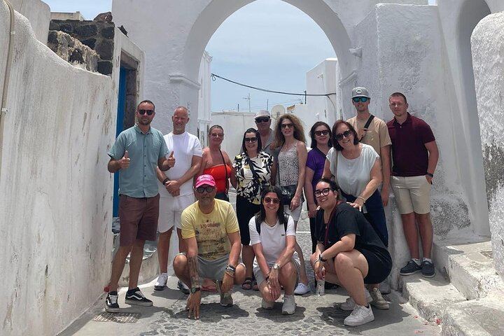 Santorini Half-Day Small Group Tour: Villages, Oia, Caldera Views
