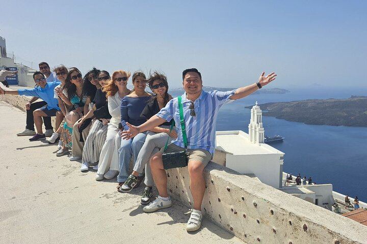 Santorini Half-Day Small Group Tour: Villages, Oia, Caldera Views