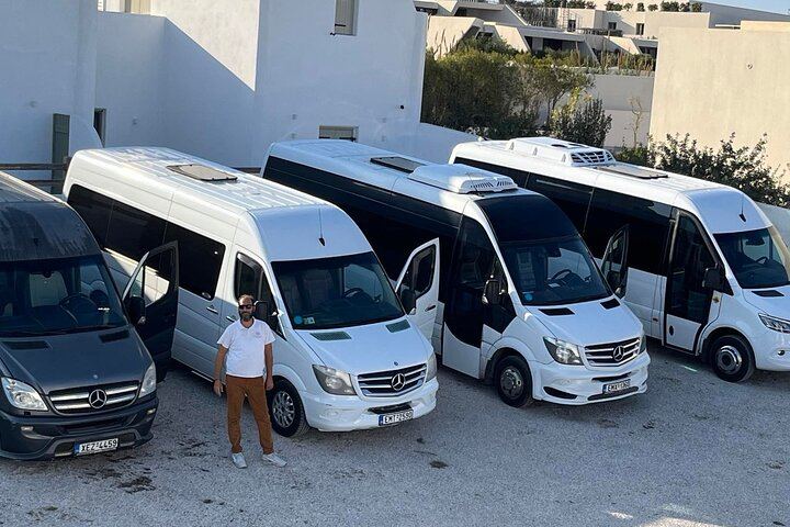 Santorini Half-Day Small Group Tour: Villages, Oia, Caldera Views