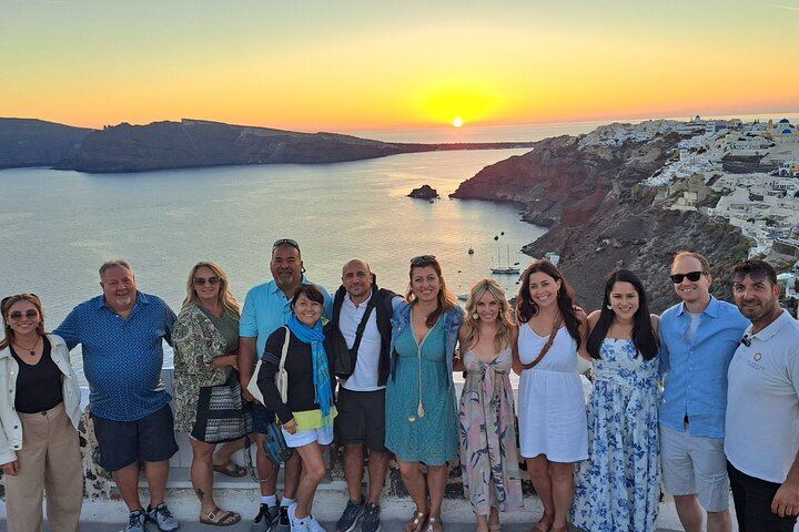 Santorini Half-Day Small Group Tour: Villages, Oia, Caldera Views