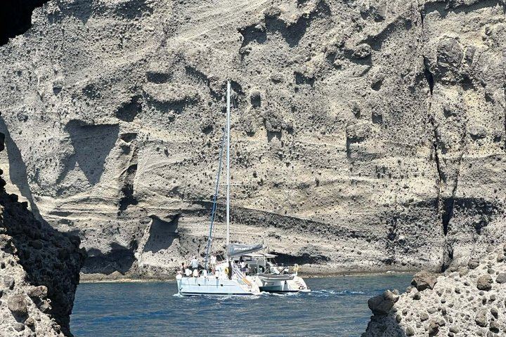 Santorini: Private Catamaran Cruise to Volcano with BBQ & Drinks