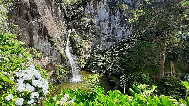 São Miguel Azores: Hike and Snorkeling into the wild with a local