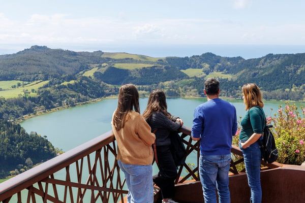 East São Miguel by Electric Van, Eight Seats, Furnas Lunch