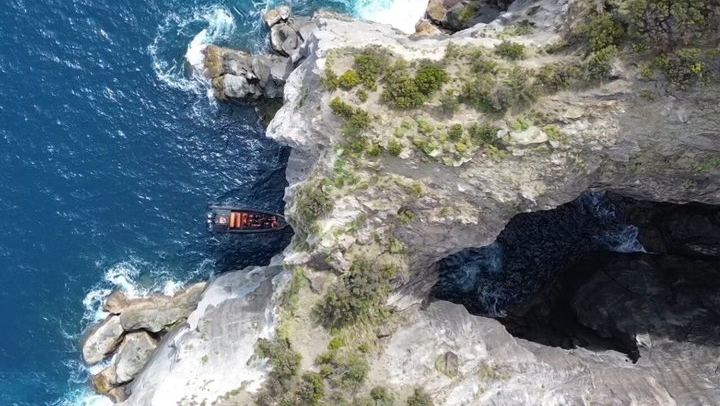 São Miguel: Sea Caves & Volcanic Cliffs Boat Tour
