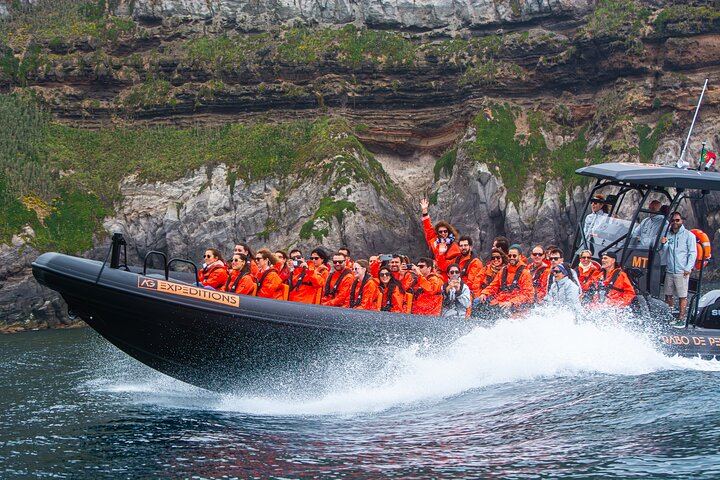 São Miguel: Sea Caves & Volcanic Cliffs Boat Tour