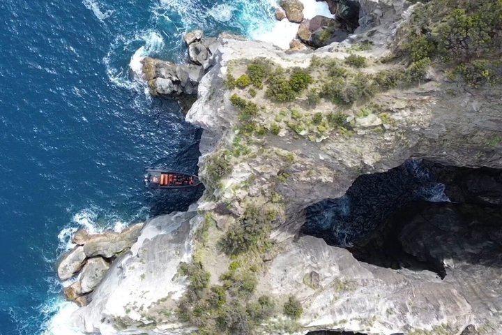 São Miguel: Sea Caves & Volcanic Cliffs Boat Tour