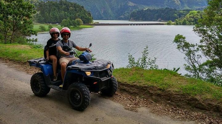 Sete Cidades Tour View