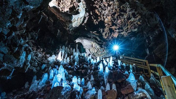 Silver Circle: Lava Cave, Waterfalls & Iceland Horses-Small Group