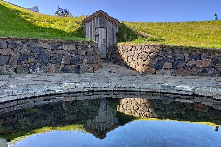 Silver Circle: Lava Cave, Waterfalls & Iceland Horses-Small Group