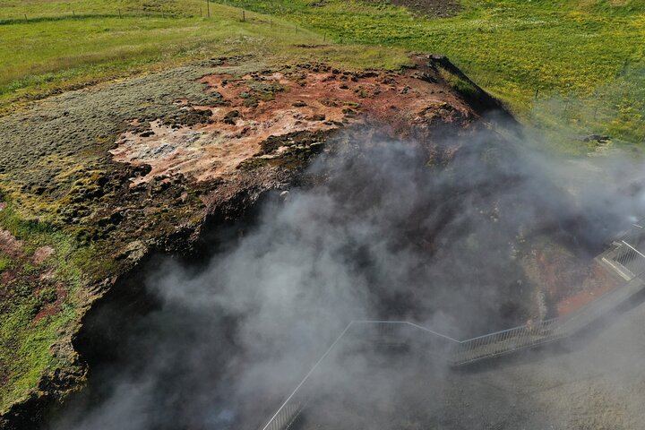 Silver Circle: Lava Cave, Waterfalls & Iceland Horses-Small Group