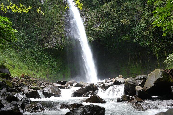 Skip-the-Line La Fortuna Waterfall Admission Ticket