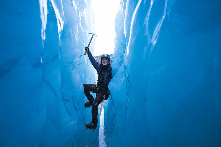 Sólheimajökull Glacier Hike & Ice Climbing Intro - Small Group