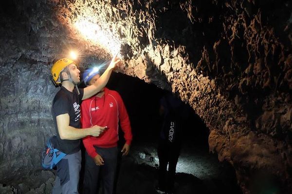 Caving the 1949 San Juan Lava Tube, 560 Metres of It