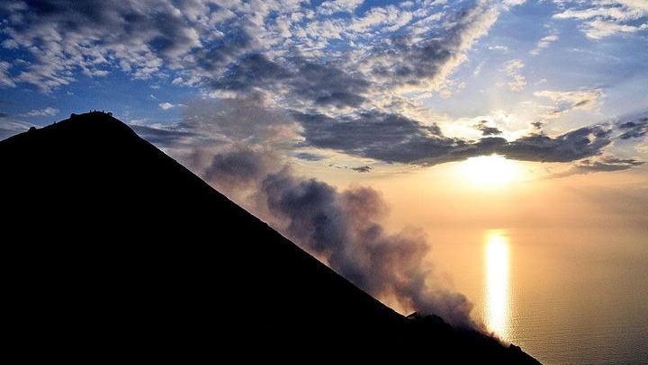 Stromboli: sunset trekking to Sciara del Fuoco - Ashàra