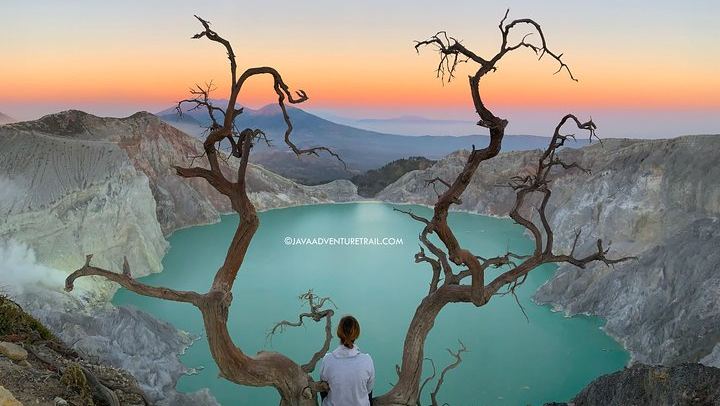 Sunrise in Mount Ijen