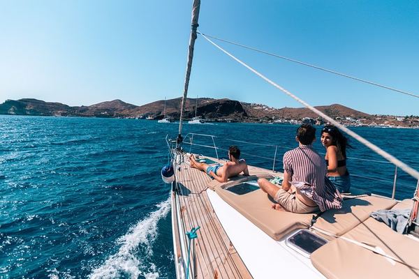 Sailing the Caldera with Captain Yiannis, BBQ and Greek Wine