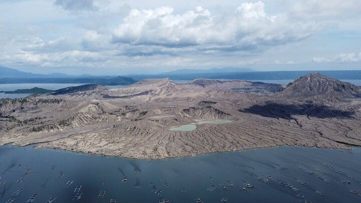 Taal Volcano Experience: Scenic Countryside and Volcano Tour