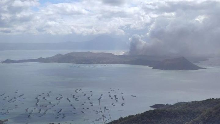 Taal Volcano Experience: Scenic Countryside and Volcano Tour