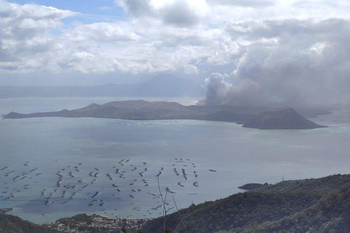 Taal Volcano Experience: Scenic Countryside and Volcano Tour