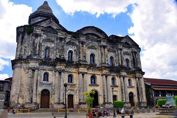 Taal Town on Foot: Spanish Colonial Streets and the Piña Embroidery Market