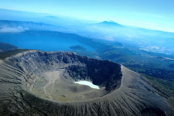 Private Santa Ana Hike: Izalco, Cerro Verde and the Pacific from the Top