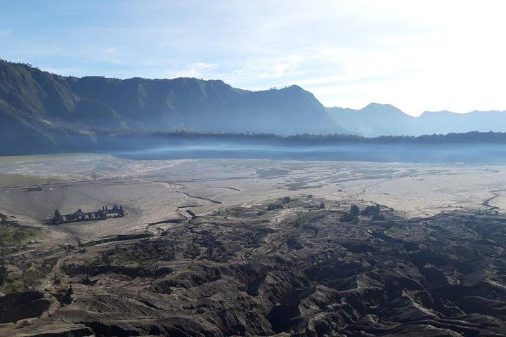 The whispering sand
