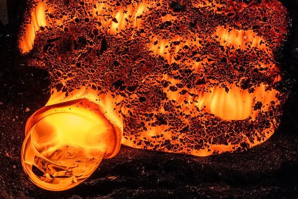 Lava Show Reykjavik: Real Molten Lava Poured into the Room