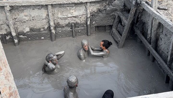 This is the right way to visit the mud volcano with very few people