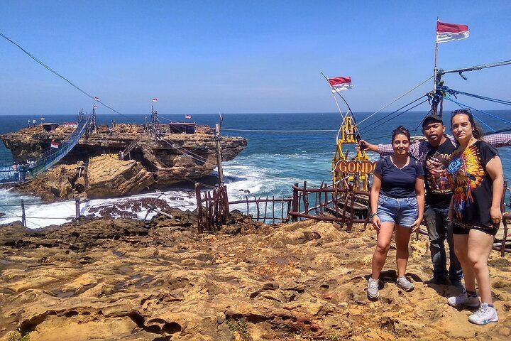 TIMANG BEACH
In the end, we only regret the chances we didn’t take."
Pesan sekarang!!!
 wa.me/6281804128869

#borobudurtemple
#Timangbeach #mountmerapi #jomblangcave #explorejogjakarta