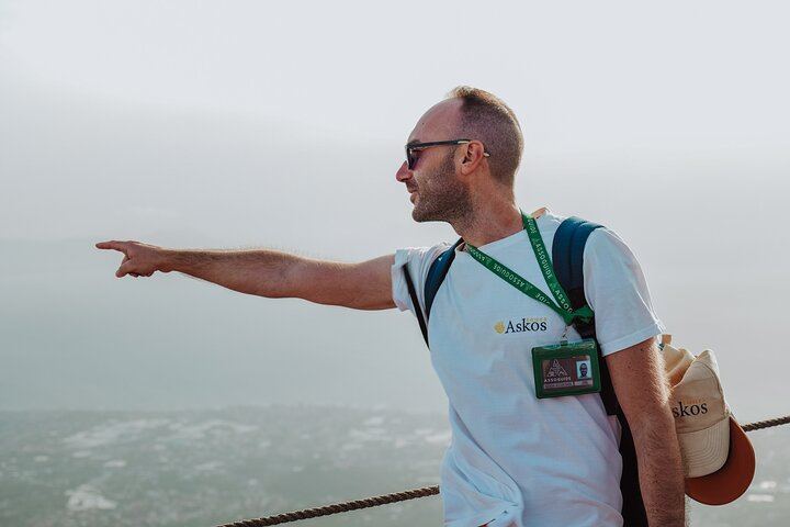 Tour guide