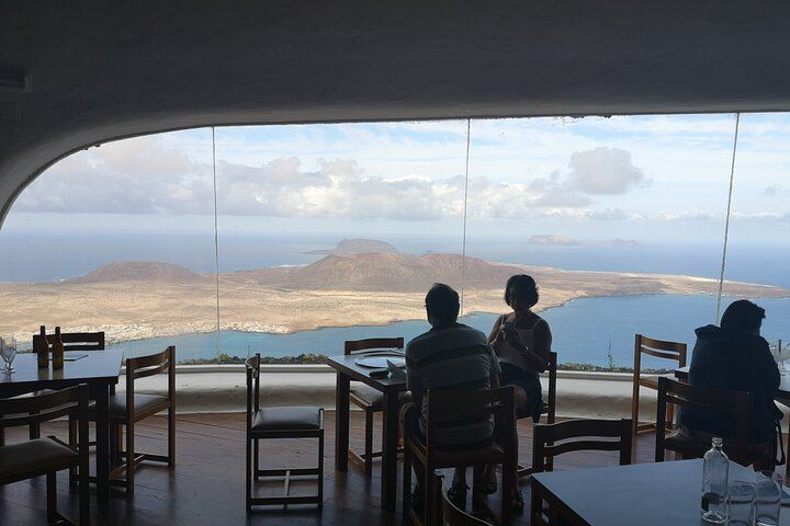 Tour of Jameos del Agua, Cueva de los Verdes and Viewpoint from the cliffs