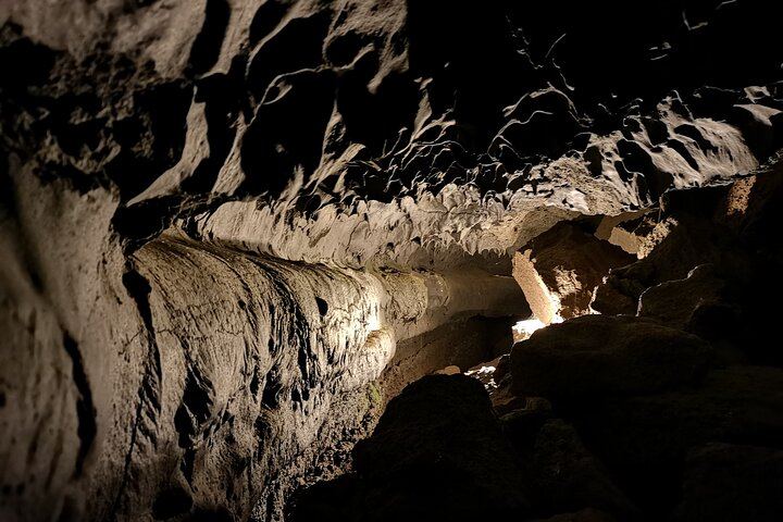Tour of Jameos del Agua, Cueva de los Verdes and Viewpoint from the cliffs