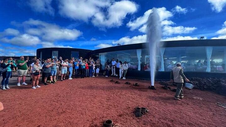 Tour to Timanfaya, Jameos del Agua, Cueva de los Verdes and viewpoint from the cliff
