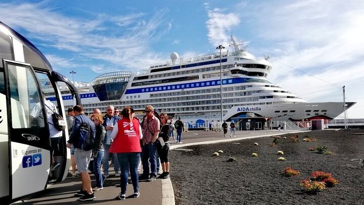 Grand Tour to Timanfaya and Jameos del Agua for cruise passengers