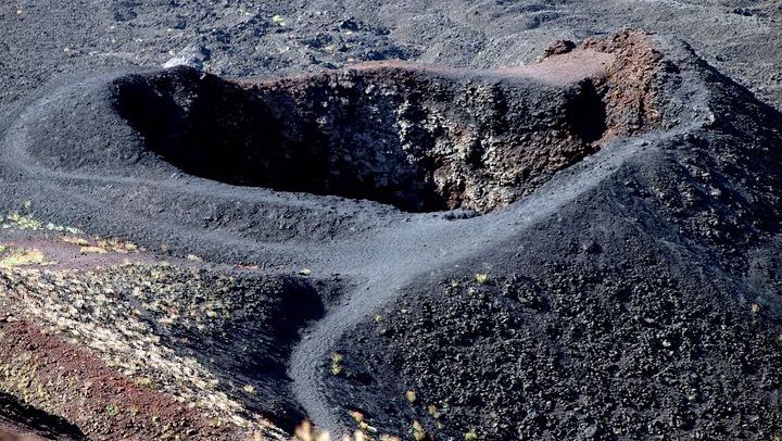 Trekking among craters
