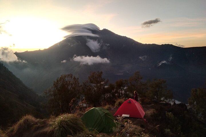 Trekking Mt. Rinjani 2 Days 1 Night Senaru Crater Rim