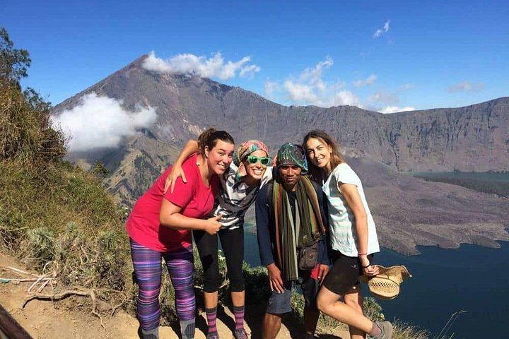 Trekking Rinjani Volcano To Crater Rim Senaru 2D-1N Private - Syam Trekker