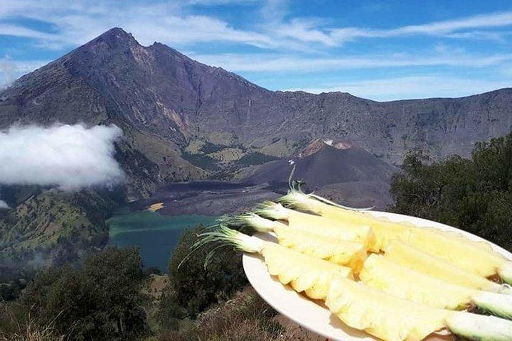 Trekking Rinjani Volcano To Crater Rim Senaru 2D-1N Private - Syam Trekker