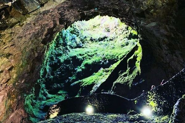 Terceira Underground: a Lava Tube and the Inside of a Volcano