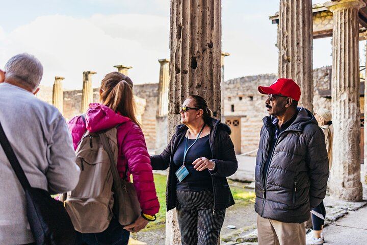 Vesuvius & Pompeii Signature Tour: Wine & Lunch from Naples