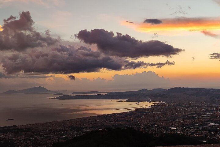 Vesuvius, V.I.P. the only Tour with Volcanological Guide